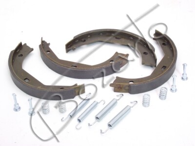 Zestaw ręcznego - szczęki hamulcowe 185x20 + sprężynki BMW E46 325 330 E90 F30 320 323 325 330 F30 E81 123d 130i E82 118 123d 135i MPower E39 520 523 525 530 535 540 X1 E84 18d 20d 18i 23d 28i